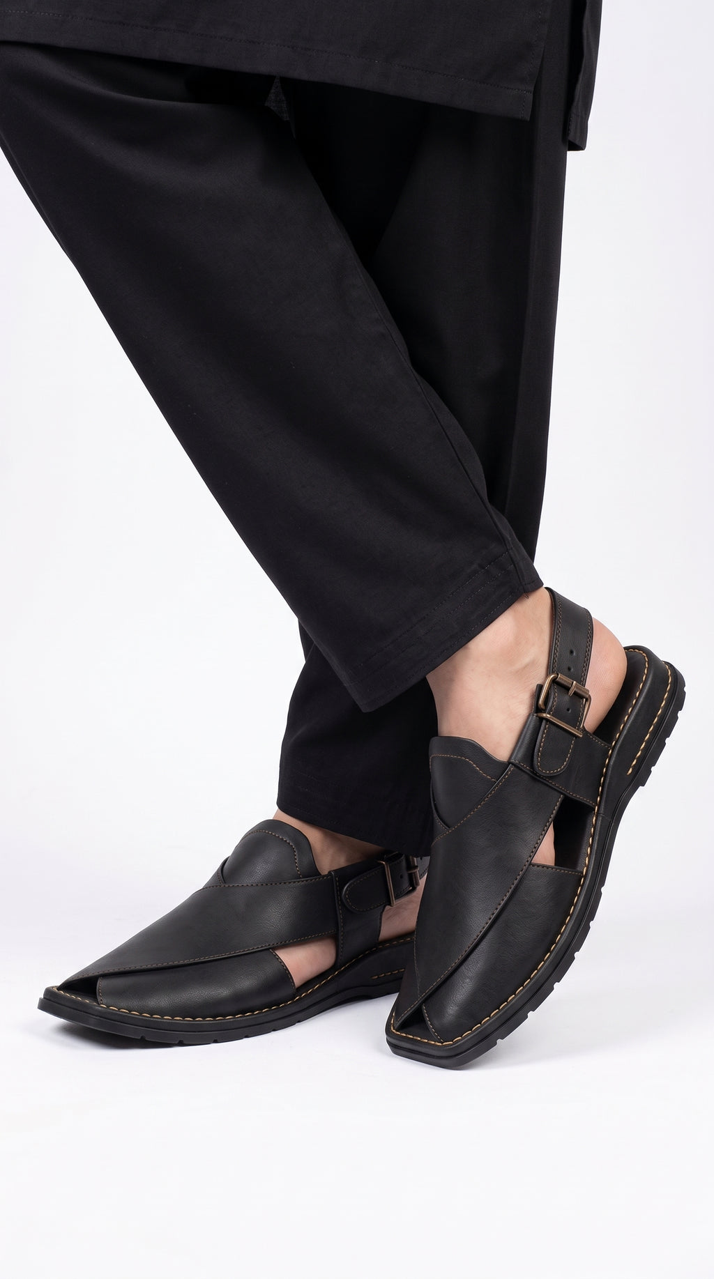 Men's Kaptaan Sandal in black leather - worn